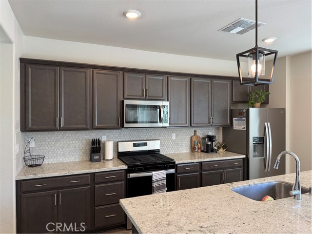 Detail Gallery Image 6 of 23 For 855 Helmsley, Vacaville,  CA 95687 - 4 Beds | 3 Baths