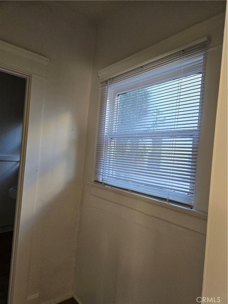 https://media.crmls.org/medias/eda02106-47e5-4d6c-b047-4ffaf13ff490.jpg?preset=X-Large