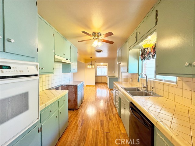 1041 Golden Gate Avenue, Dos Palos CA: https://media.crmls.org/medias/eda07c79-52ca-453e-8da0-a6033b6bdfe9.jpg