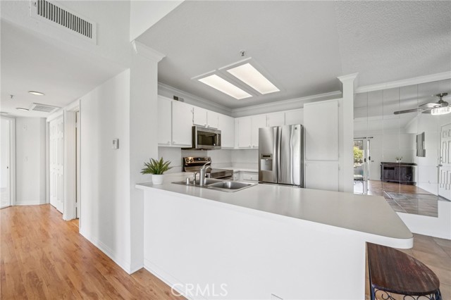 Detail Gallery Image 9 of 39 For 1995 Las Colinas Cir #307,  Corona,  CA 92879 - 2 Beds | 2 Baths