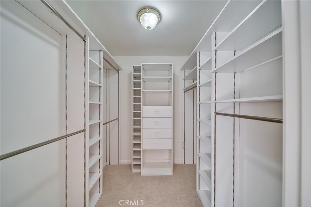 https://media.crmls.org/medias/eda1708e-3b30-4aa2-af7d-0b4668e7f42f.jpg?preset=X-Large
