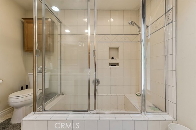 Detail Gallery Image 22 of 53 For 19252 Pebble Beach, Porter Ranch,  CA 91326 - 3 Beds | 2 Baths