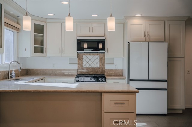 Detail Gallery Image 6 of 17 For 6160 Academy, Riverside,  CA 92506 - 5 Beds | 2 Baths