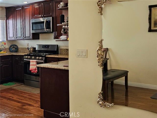 Detail Gallery Image 13 of 69 For 1711 Grismer Ave #52,  Burbank,  CA 91504 - 3 Beds | 3 Baths