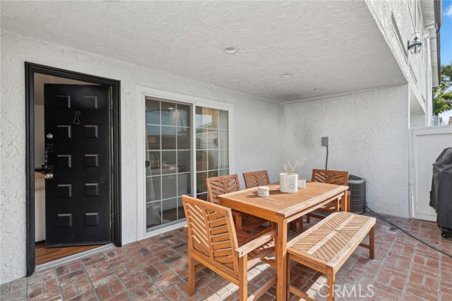 Detail Gallery Image 12 of 28 For 505 & 505 .5 Acacia Ave, Corona Del Mar,  CA 92625 - 6 Beds | 4/2 Baths