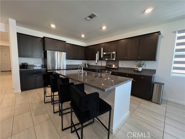 Detail Gallery Image 7 of 22 For 11612 S Crescent St, Desert Hot Springs,  CA 92240 - 4 Beds | 2 Baths