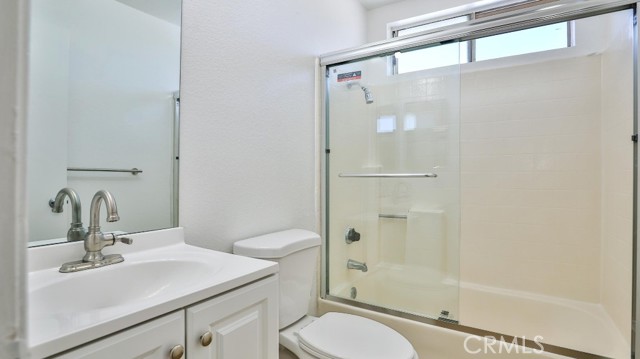 Detail Gallery Image 12 of 21 For 25310 Beantree Ct, Moreno Valley,  CA 92551 - 4 Beds | 2/1 Baths