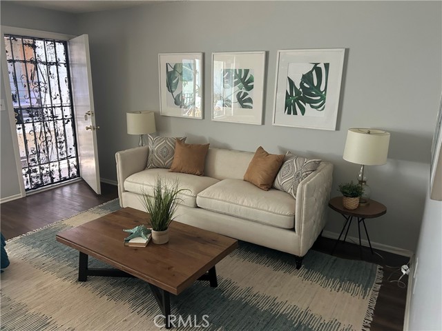 Detail Gallery Image 16 of 21 For 245 Temple Ave, Long Beach,  CA 90803 - – Beds | – Baths