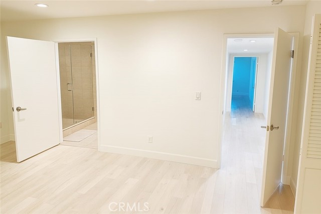Detail Gallery Image 9 of 14 For 1310 Roxbury Dr #102,  Los Angeles,  CA 90035 - 2 Beds | 2 Baths