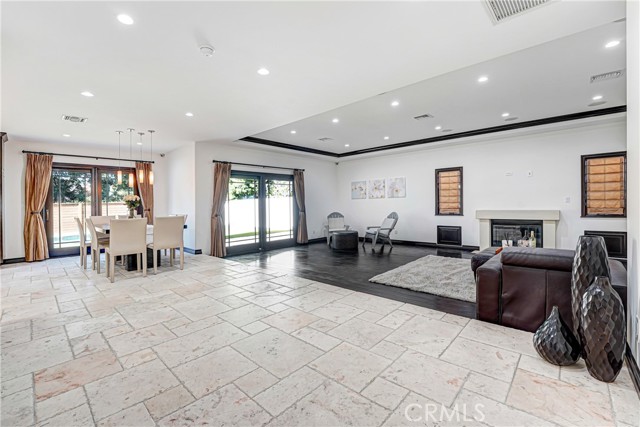 Detail Gallery Image 3 of 15 For 4529 Don Pio, Woodland Hills,  CA 91364 - 4 Beds | 2/1 Baths