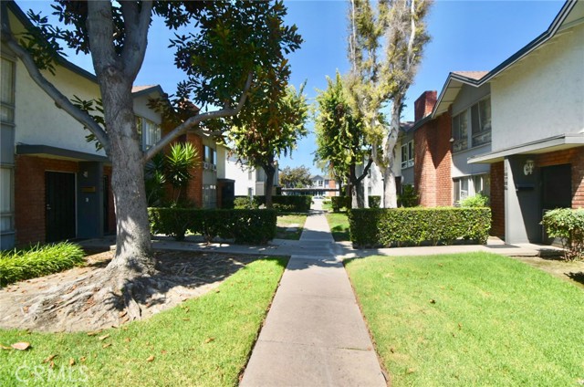 Detail Gallery Image 2 of 10 For 16578 Montego Way, Tustin,  CA 92780 - 3 Beds | 1/1 Baths