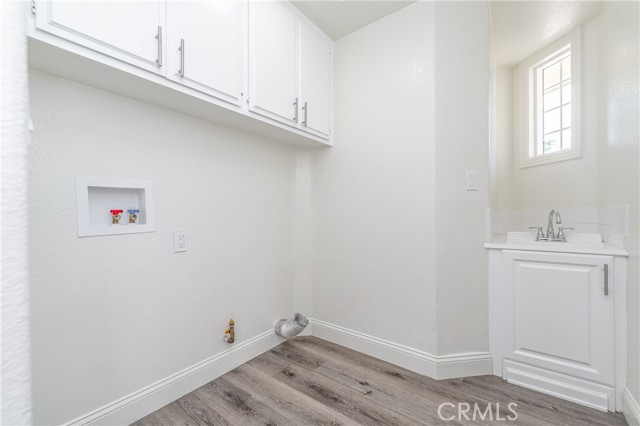 Detail Gallery Image 32 of 38 For 429 Somerset Cir, Corona,  CA 92879 - 4 Beds | 3 Baths