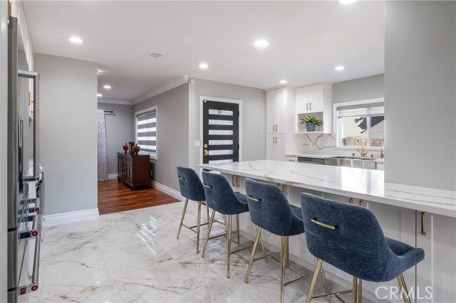 Detail Gallery Image 7 of 39 For 5339 E Greenmeadow, Long Beach,  CA 90808 - 5 Beds | 3 Baths