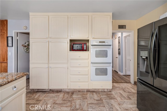 Detail Gallery Image 15 of 69 For 43804 Fenner Ave, Lancaster,  CA 93536 - 5 Beds | 2 Baths