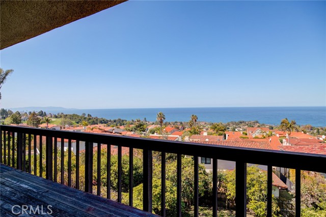 1341 Via Zumaya, Palos Verdes Estates, California 90274, 5 Bedrooms Bedrooms, ,6 BathroomsBathrooms,Residential,Sold,Via Zumaya,SB23049642