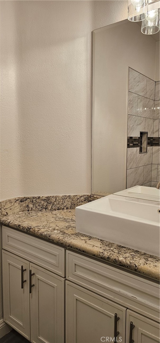 17287 Grove Drive, Riverside CA: https://media.crmls.org/medias/edabbcd6-eef5-40fc-bfea-c7bb06d23940.jpg