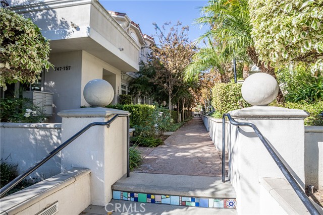 753 East Olive Avenue photo 3