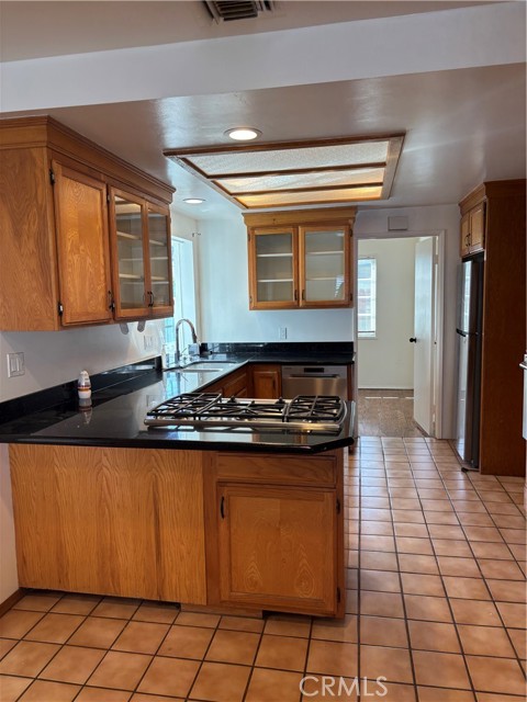 Detail Gallery Image 12 of 47 For 23070 Leonora, Woodland Hills,  CA 91367 - 3 Beds | 4 Baths