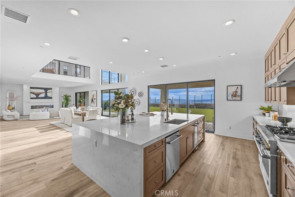 MLS #OC25254359 image #16