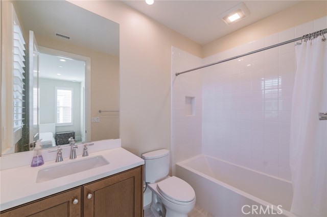 Detail Gallery Image 29 of 56 For 58 Longchamp, Irvine,  CA 92602 - 4 Beds | 4/1 Baths