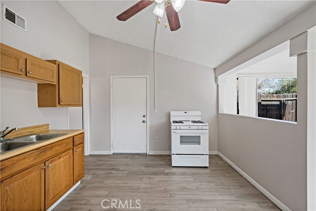 Detail Gallery Image 22 of 42 For 3447 Windsong St, Corona,  CA 92879 - 4 Beds | 2 Baths