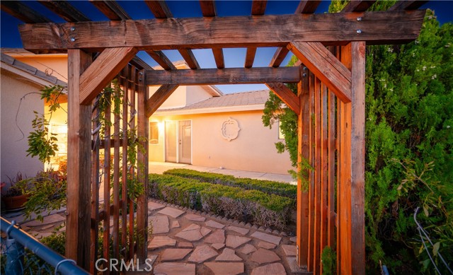 8920 Del Monte Avenue, Yucca Valley CA: https://media.crmls.org/medias/edaeeb08-45ff-4743-b382-bdd3dd32ed87.jpg