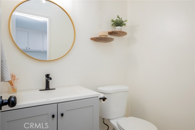 Detail Gallery Image 12 of 34 For 8025 70th St, Paramount,  CA 90723 - 3 Beds | 2/1 Baths