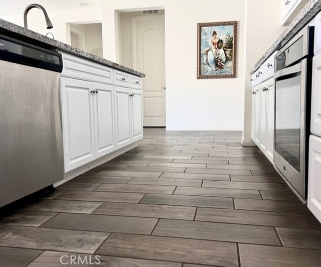 Detail Gallery Image 6 of 45 For 34548 Mistletoe Ln, Murrieta,  CA 92563 - 3 Beds | 3 Baths