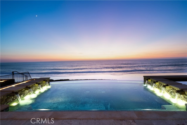 21 Strand Beach Drive, Dana Point CA: https://media.crmls.org/medias/edaf7434-5e9a-43b2-9ef3-65c9a07c267d.jpg