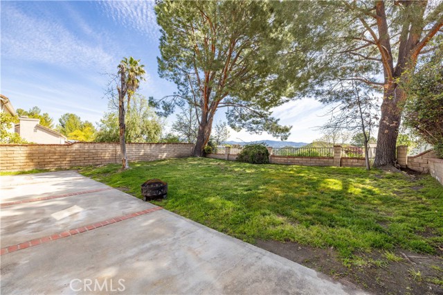 Detail Gallery Image 37 of 44 For 28772 Meadowgrass Dr, Castaic,  CA 91384 - 3 Beds | 2/1 Baths