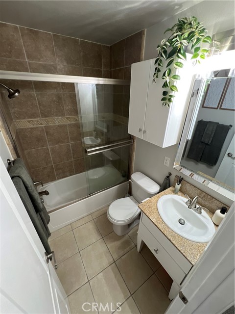 Detail Gallery Image 11 of 16 For 4113 E 10th St #2,  Long Beach,  CA 90804 - 2 Beds | 2 Baths