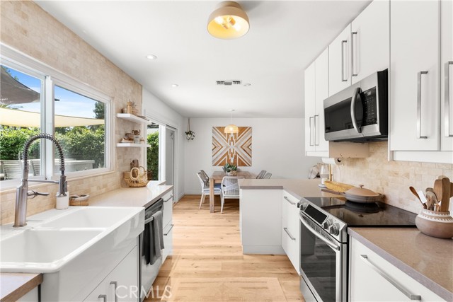 22352 Torino, Laguna Hills CA: https://media.crmls.org/medias/edaff37d-63eb-41ed-8270-66bdd270fd70.jpg