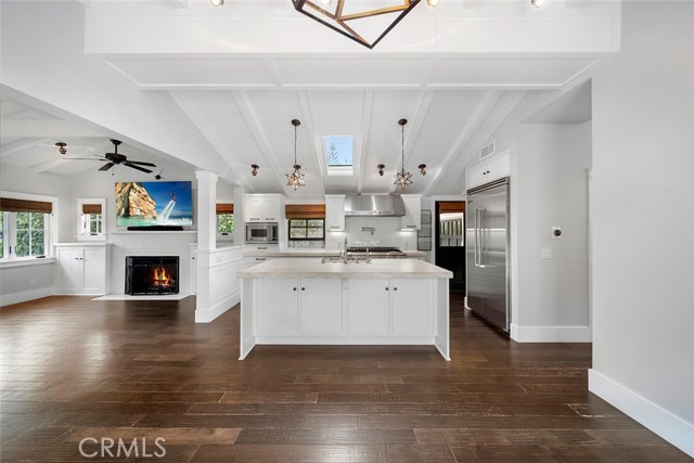 411 Poplar Street, Laguna Beach CA: https://media.crmls.org/medias/edaffb21-6f68-420a-9e92-c3d6f2927ac1.jpg