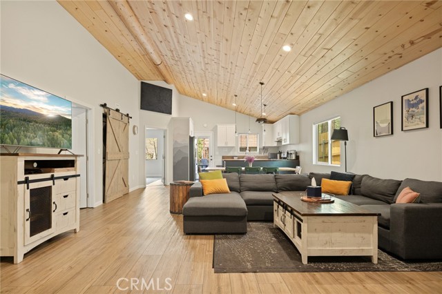 40224 Mahanoy Lane, Big Bear Lake CA: https://media.crmls.org/medias/edaffb6d-154f-44d4-96e4-bd45dc5644b6.jpg