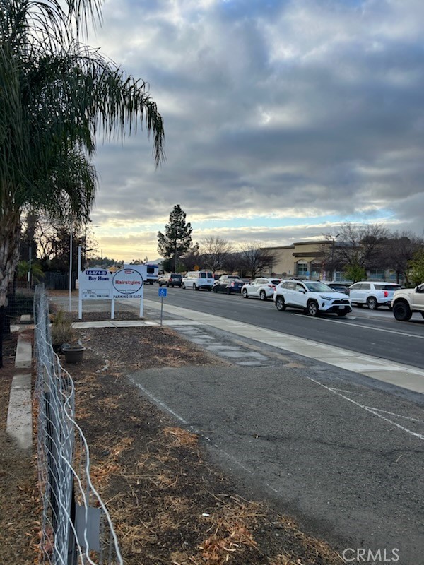 16474 Lakeshore Drive, Lake Elsinore CA: https://media.crmls.org/medias/edb04a75-1b11-4c8d-9fb3-3bad9c4c49ac.jpg