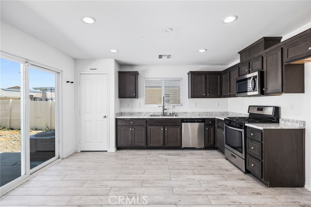 2579 Silver Maple Street, San Jacinto CA: https://media.crmls.org/medias/edb1368f-c799-4c12-a95d-091d11000164.jpg