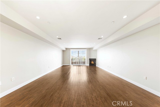 Detail Gallery Image 15 of 53 For 11218 Camarillo St #404,  Toluca Lake,  CA 91602 - 3 Beds | 3 Baths