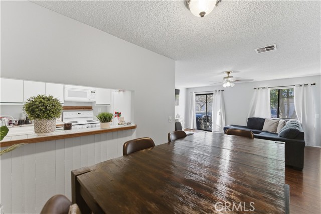 Detail Gallery Image 7 of 20 For 620 Church #6,  Redlands,  CA 92374 - 2 Beds | 2 Baths