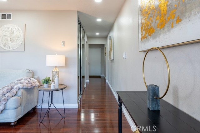 Detail Gallery Image 14 of 46 For 3530 Elm Ave #112,  Long Beach,  CA 90755 - 2 Beds | 2 Baths