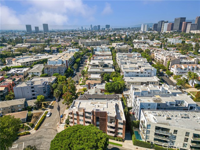 Detail Gallery Image 2 of 37 For 1567 Westholme Ave 4a,  Los Angeles,  CA 90024 - 2 Beds | 2/1 Baths