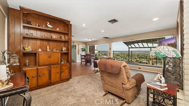 Detail Gallery Image 9 of 49 For 6570 Monte Vista, San Bernardino,  CA 92404 - 2 Beds | 2 Baths