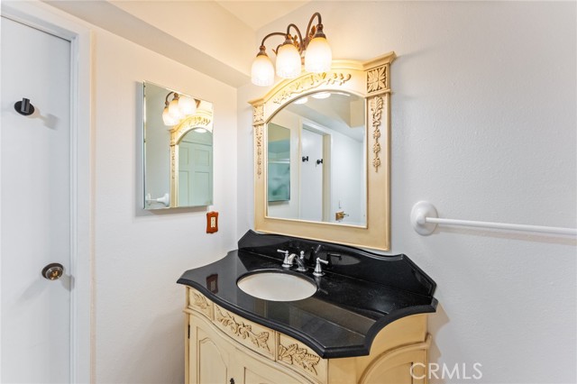 16424 Holmes Place, Cerritos CA: https://media.crmls.org/medias/edb38ab2-6003-4831-aa99-8d919d734c5a.jpg