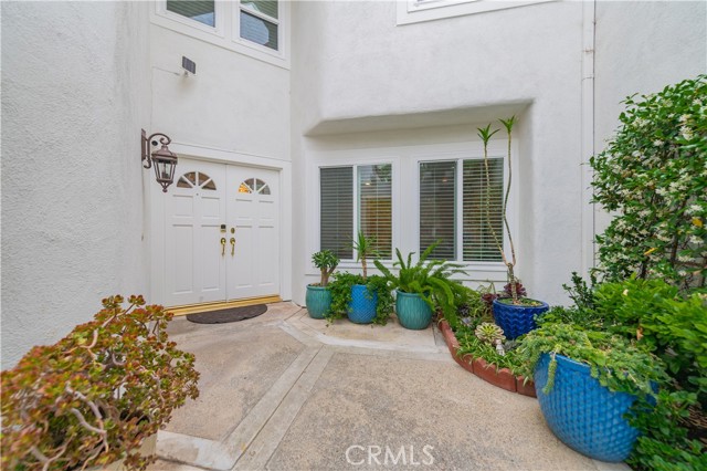 10 La Quinta, Irvine CA: https://media.crmls.org/medias/edb3bb76-5623-4950-ac52-cd16dd73138a.jpg