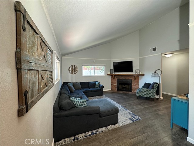 Detail Gallery Image 4 of 15 For 203 Teague Dr, San Dimas,  CA 91773 - 2 Beds | 2 Baths