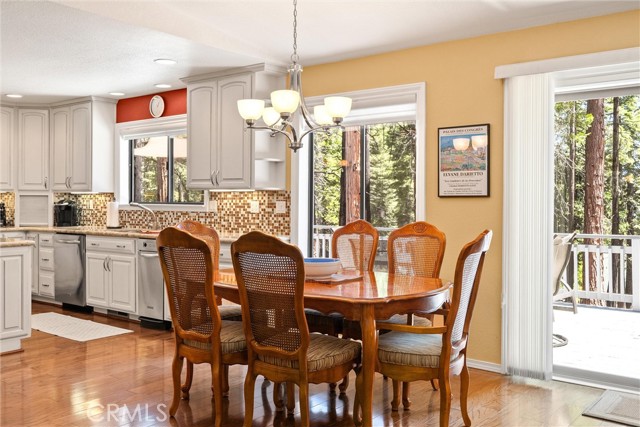 Detail Gallery Image 14 of 70 For 720 E Mountain Ridge Rd, Lake Almanor,  CA 96137 - 3 Beds | 3 Baths