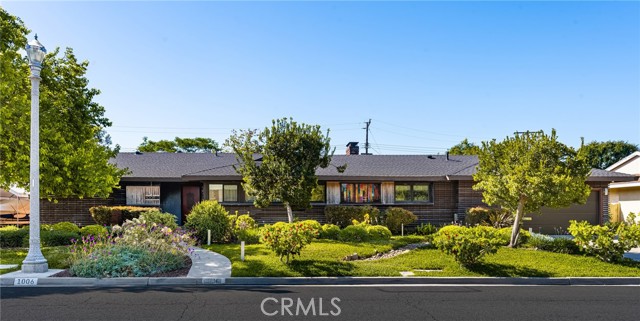 1006 W Pioneer Drive, Anaheim CA: https://media.crmls.org/medias/edb46e3f-8626-4059-a8a2-f3278f1bb03b.jpg