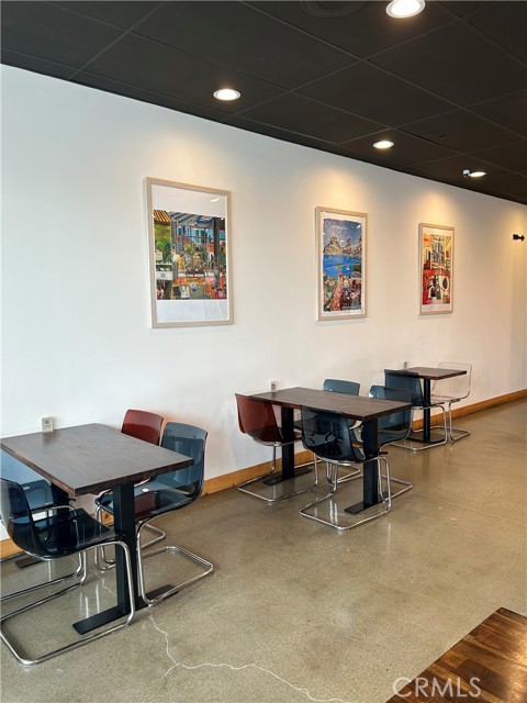 13771 Newport Avenue, Tustin CA: https://media.crmls.org/medias/edb5f813-f06d-4cf0-bcc8-7f79d2921561.jpg