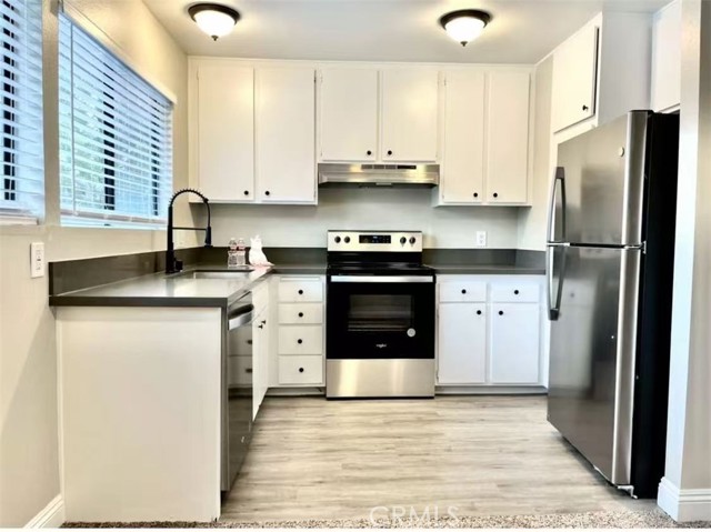 Detail Gallery Image 4 of 11 For 234 Springview, Irvine,  CA 92620 - 2 Beds | 1 Baths