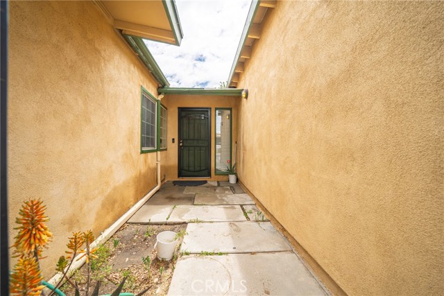 Detail Gallery Image 7 of 48 For 14215 Canterbury Dr, Victorville,  CA 92395 - 3 Beds | 2 Baths