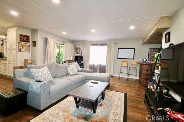 731 Glenlake Drive, Placentia CA: https://media.crmls.org/medias/edb84058-a9f8-4d5d-8c2e-ebb10894d789.jpg